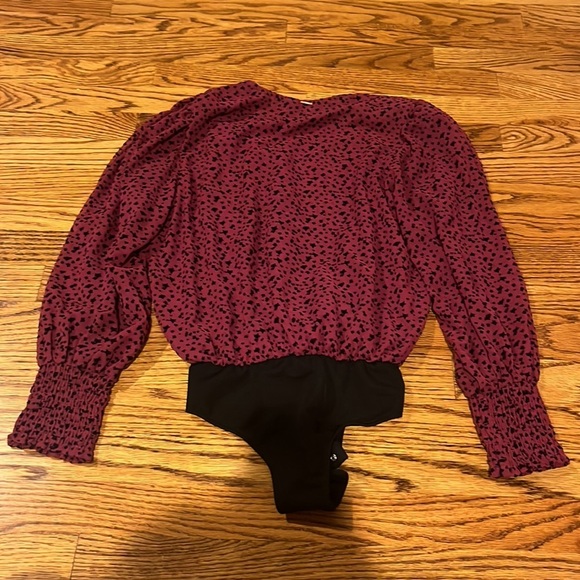 Misa Woman’s Red Printed Body Suit Size XS - Picture 4 of 5